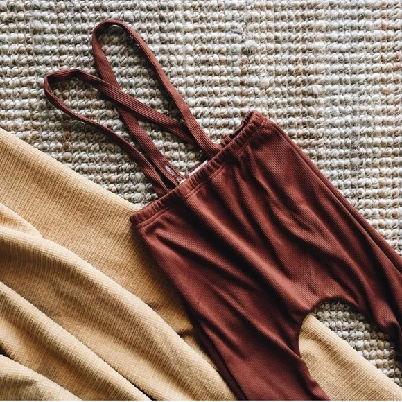 NWOT size 6 Figge Autumn Suspender Harems! 🍂